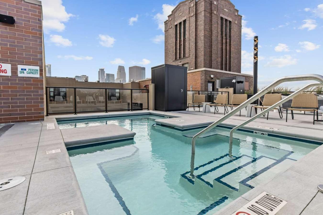 Cozysuites Nlg With Pool Bowling Alley Sauna #20 Minneapolis Eksteriør bilde